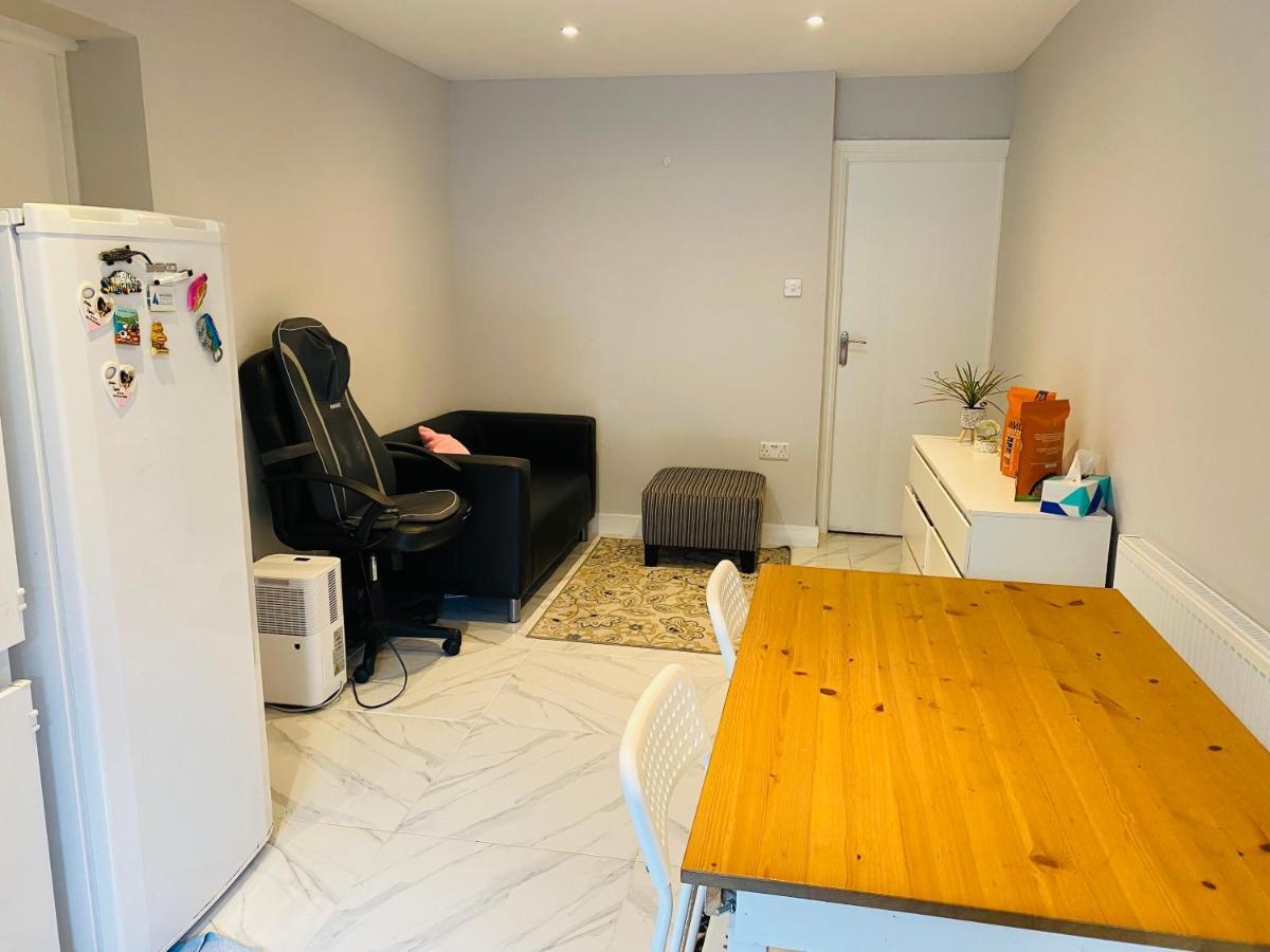 1 Studio Room Near Central لندن المظهر الخارجي الصورة